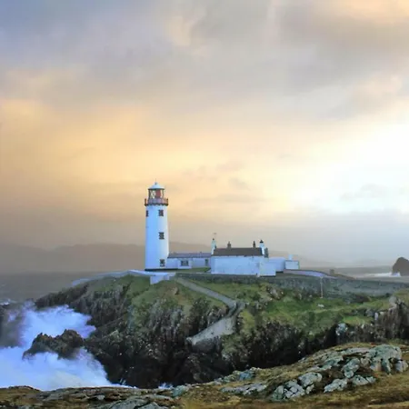 Im Leuchtturm Head - Eir011001-cyb * Fanad
